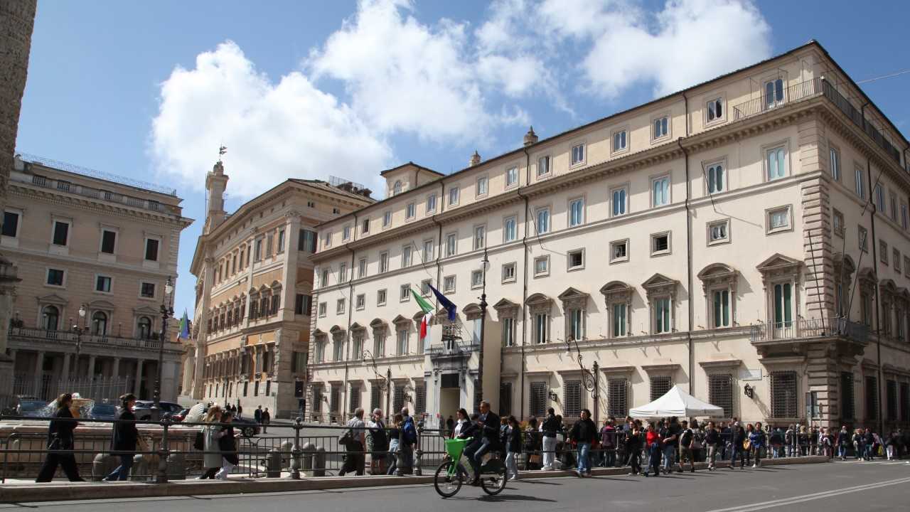 Piazza Colonna, Palazzo Chigi (sede Governo)