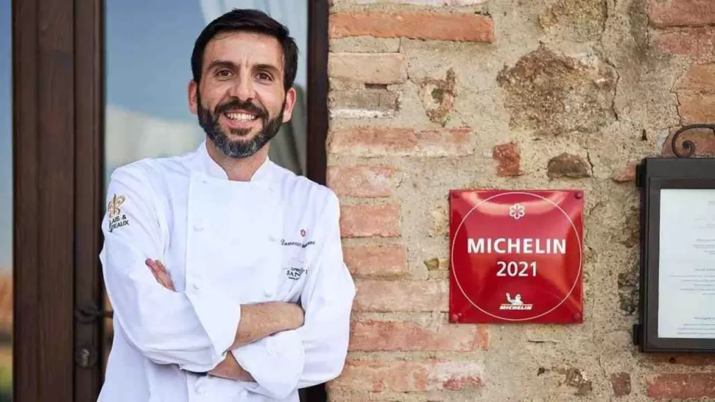 Lo Chef Domenico Francone di “Sala dei Grappoli” di Poggio alle Mura sorridente