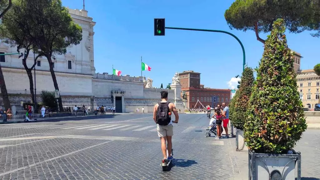 Fori Imperiali, Piazza Venezia