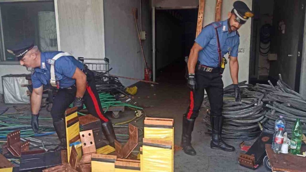 Carabinieri, furto di materiale di rame