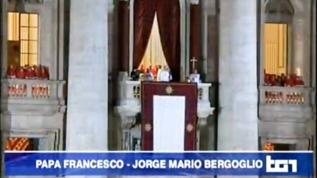 Fumata Bianca in Piazza San Pietro. Eletto il nuovo Papa Francesco