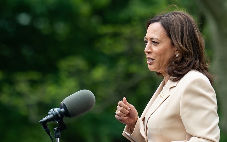 Kamala Harris, Bamba della settimana