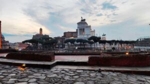 Roma, veduta del Vittoriano dai Mercati di Traiano