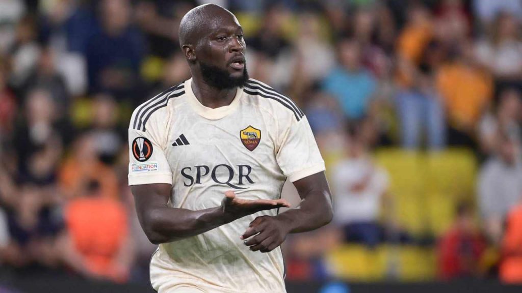 Lukaku esulta per il goal contro lo Sheriff nella partita di calcio di Europa League