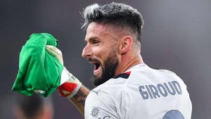 Olivier Giroud in porta col Milan in Serie A