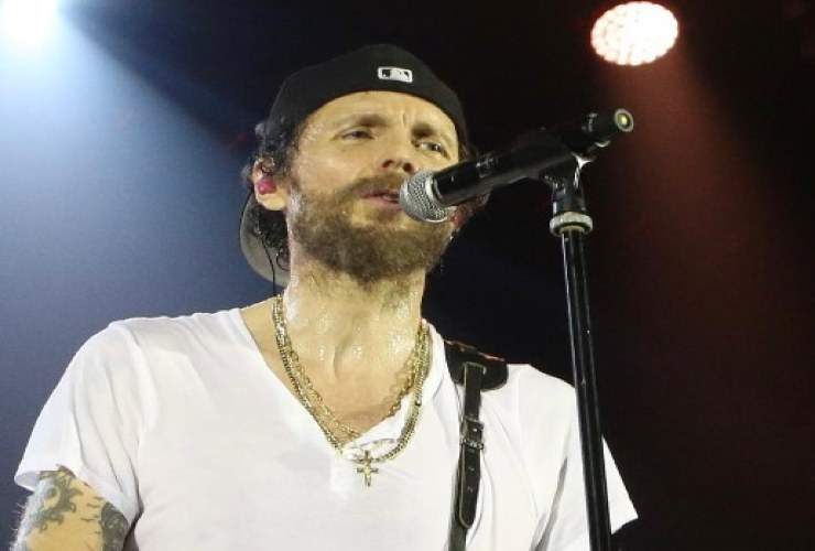 Ett barn som nu är en musikstjärna