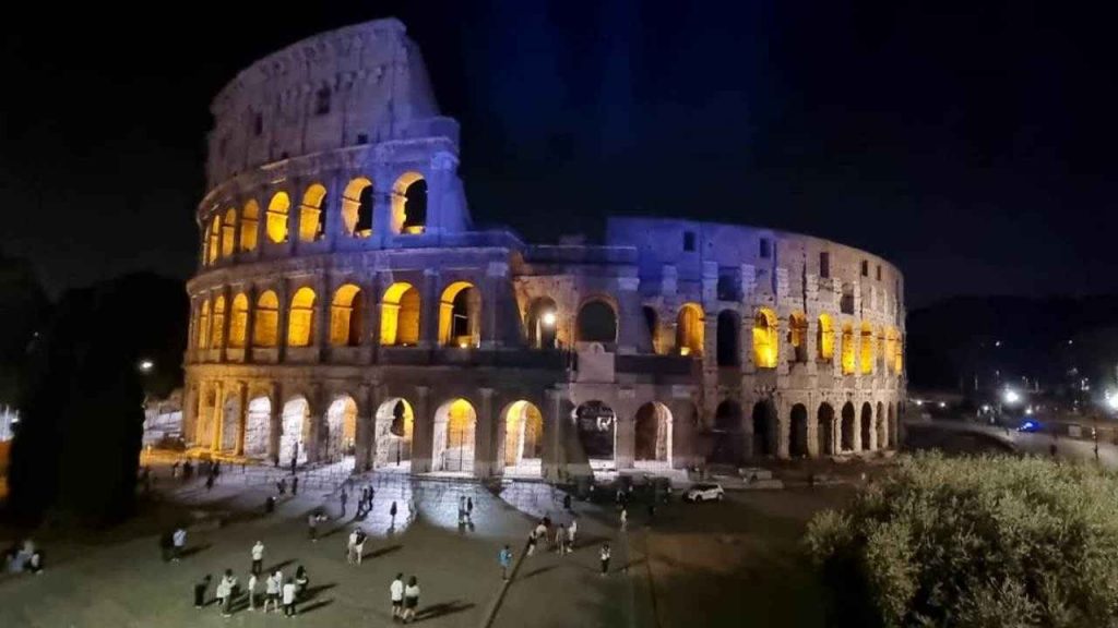 Colosseo di notte