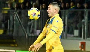 Giocatore del Frosinone Calcio nella partita di serie A contro l'Empoli