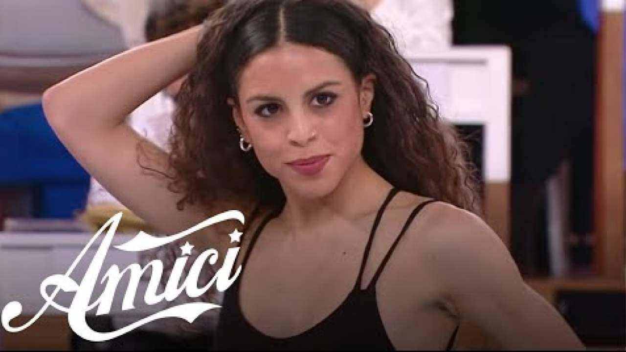 Você se lembra de Serena Marchese?  Agora, até Celentano teria dificuldade em reconhecê-la: o que ela tinha feito