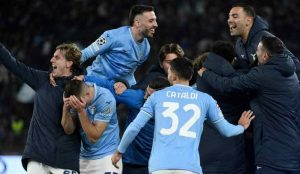 Giocatori della Lazio esultano nella partita di calcio di serie A contro il Cagliari