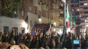 Saluti romani alla commemorazione della strage di Acca Larentia