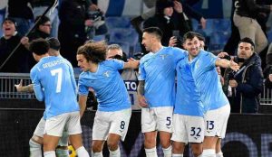 La Lazio esulta per il goal contro la Roma nella partita di calcio di Coppa Italia