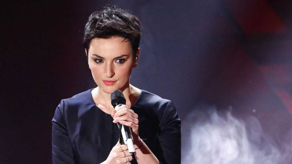 Arisa canta Controvento a Sanremo 2014