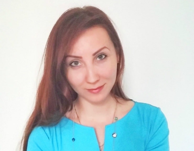 Anna Larina, l’insegnante che alcune commesse dell’aeroporto di Fiumicino si sono rifiutate di servire a causa del passaporto russo. Navalny