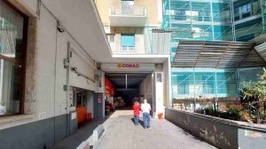 Ingresso supermercato Conad