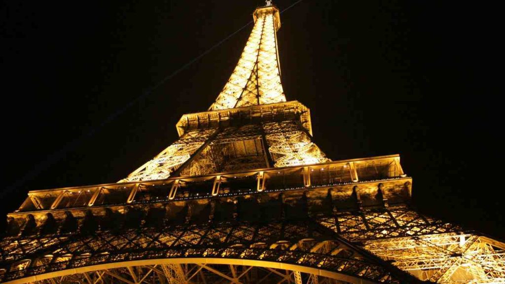 Torre Eiffel di notte