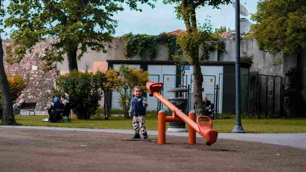 Bambino al parco