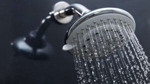 Ecco come pulire la doccia di casa con un prodotto particolare - romait.it Depositphotos