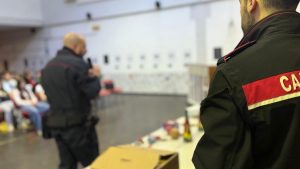 Carabinieri alla campagna di prevenzione per i botti di fine anno