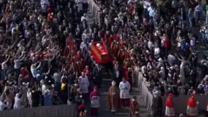 L'ingresso della salma di Papa Francesco a San Pietro