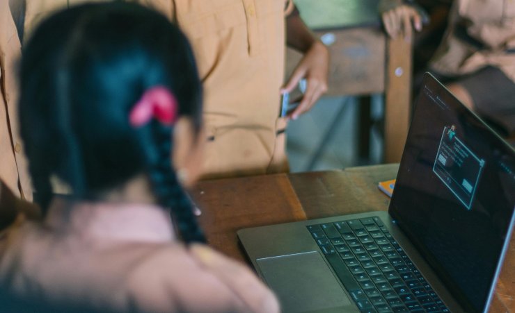 Minore al pc - Romait.it