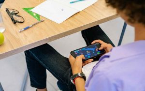 Cellulare a scuola - Romait.it