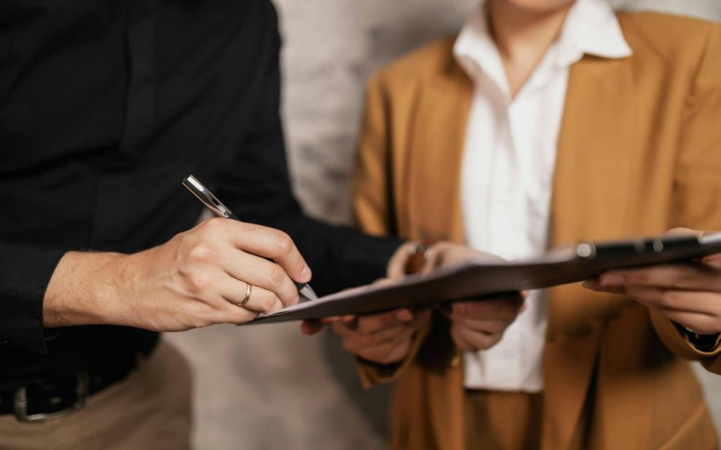 Contratto di lavoro - Romait.it