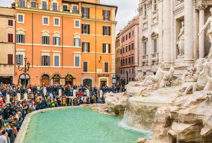 Fontana di Trevi a pagamento