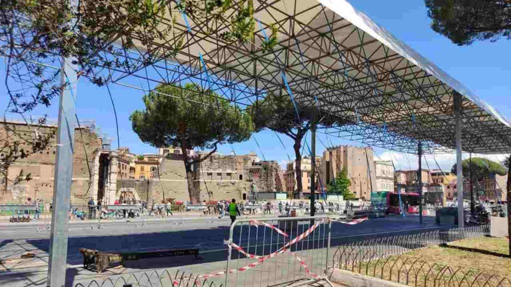Lavori per parata 2 giugno in via dei Fori Imperiali