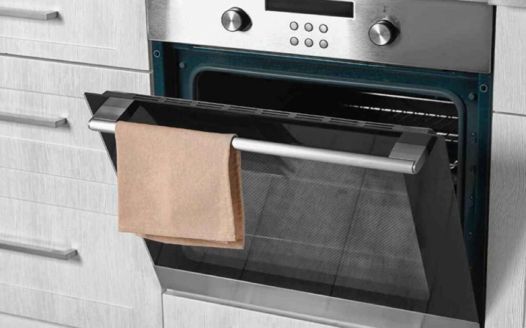 Strofinaccio sul forno - Romait.it