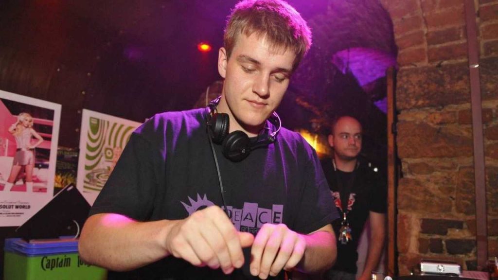Dj Godzi