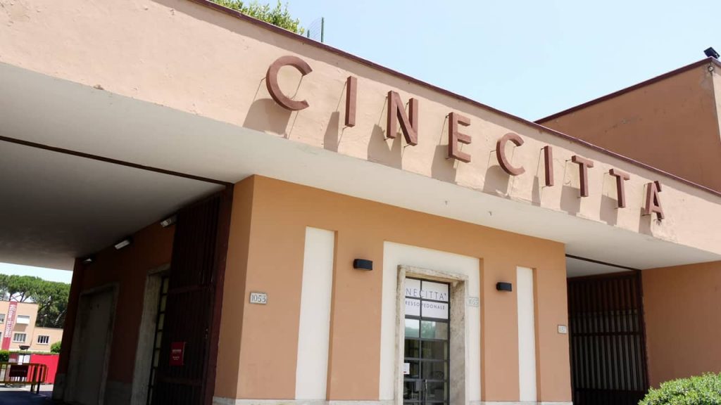 Ingresso degli studi di Cinecittà a Roma, 26 settembre