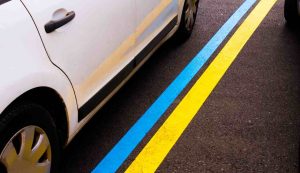Parcheggio linee blu