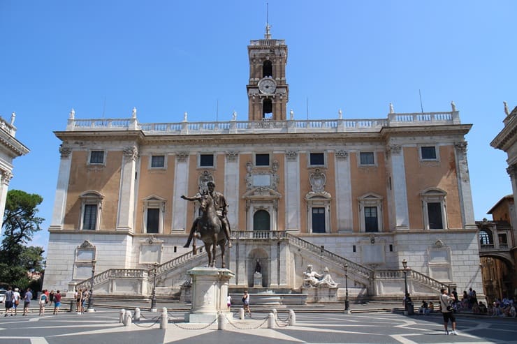 Piazza del Campidoglio con Palazzo Senatorio a Roma