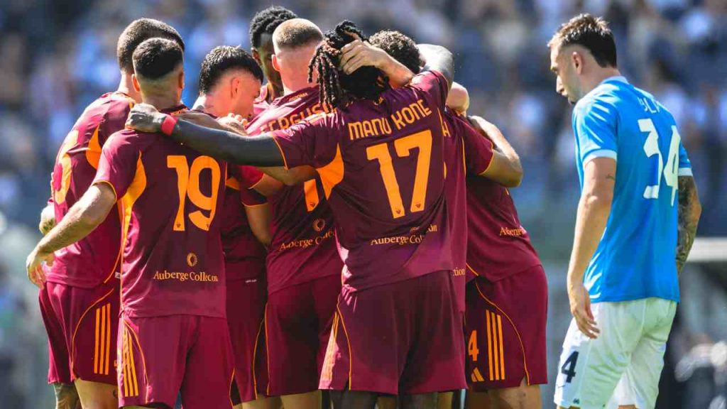 Un'istantanea dopo il gol che ha deciso Lazio-Roma