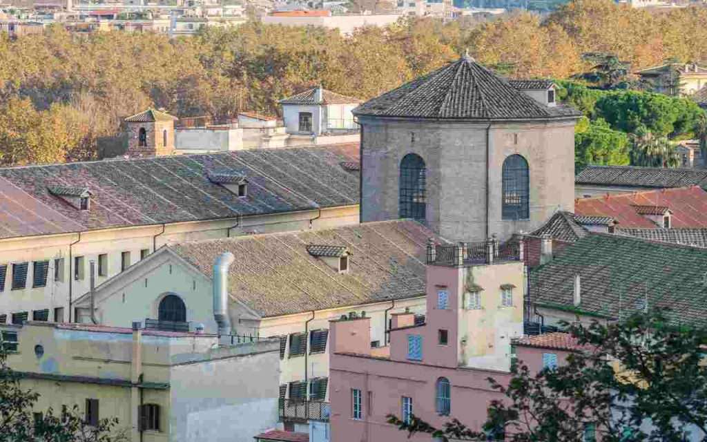 Crollo di un tetto - Romait.it