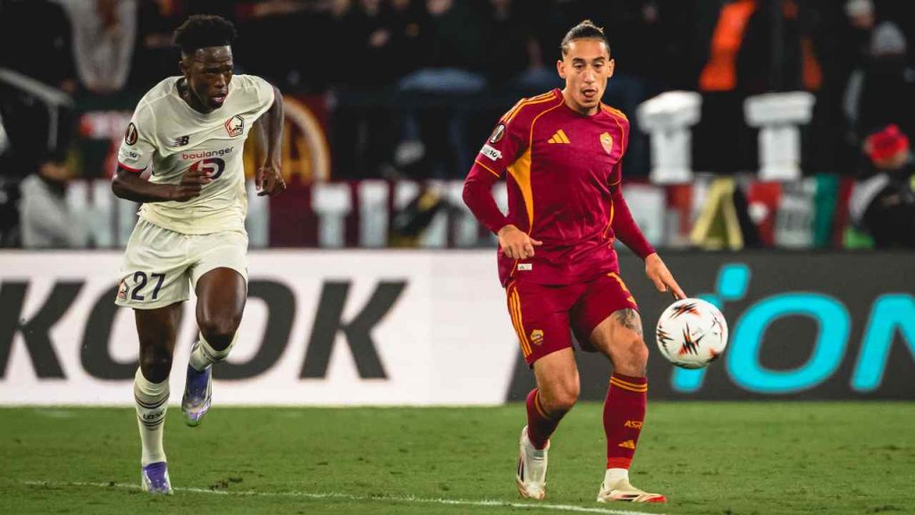 Tsimikas durante Roma-Lille