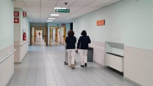 Infermiere in corsia ospedale