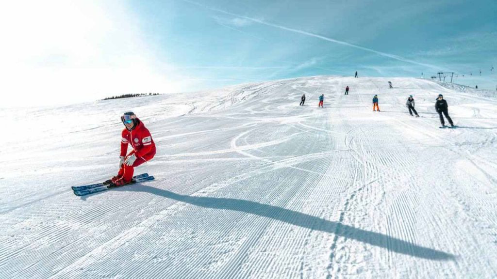 Sci, sciatori, neve, pexels, fedetoom