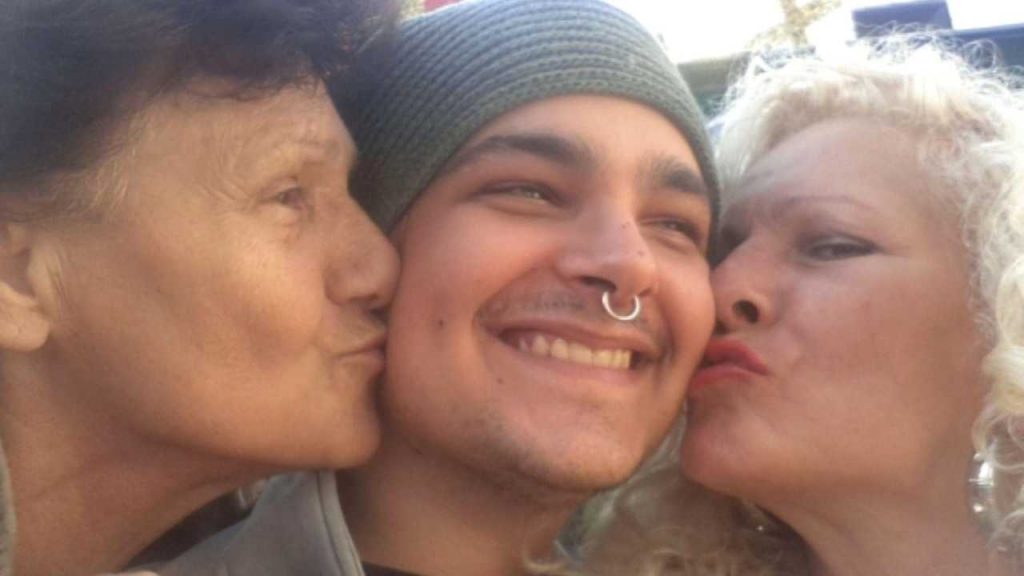 Lorenzo Vitali con mamma e nonna