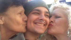 Lorenzo Vitali con mamma e nonna