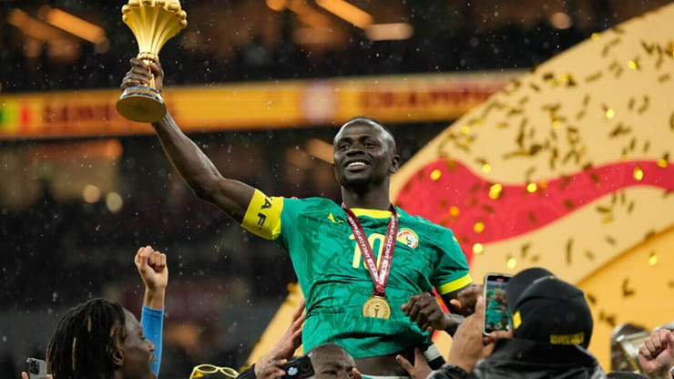 Sadio Mané festeggia la vittoria della Coppa d’Africa 2025