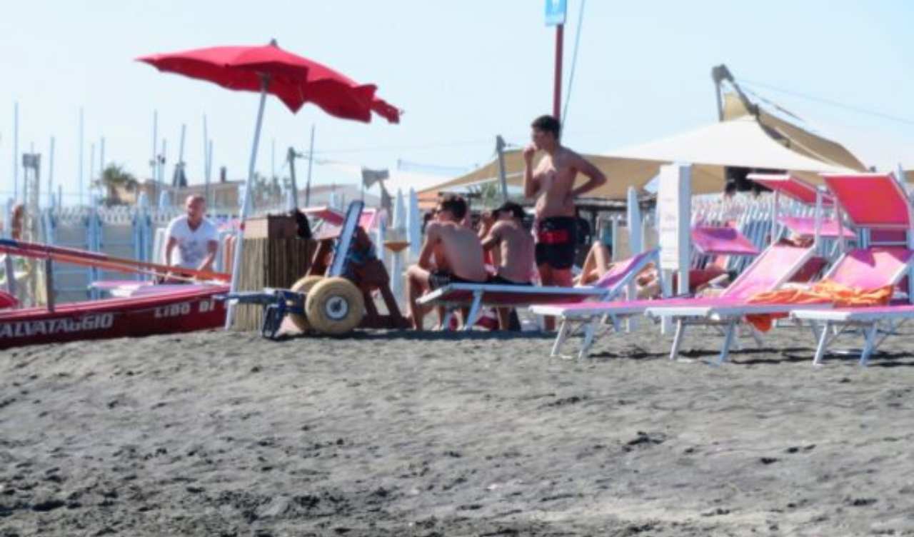Ostia, spiaggia, stabilimento balneare