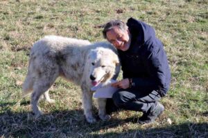 Mario Tozzi con un cane
